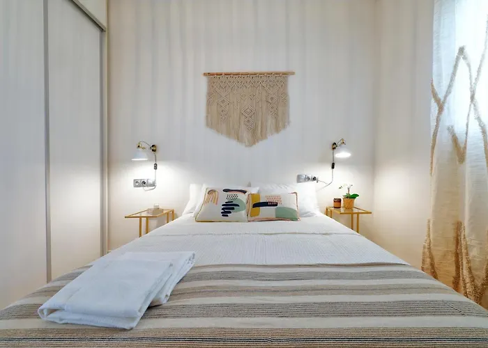 Cerca De La Mezquita De & Free Private Parking