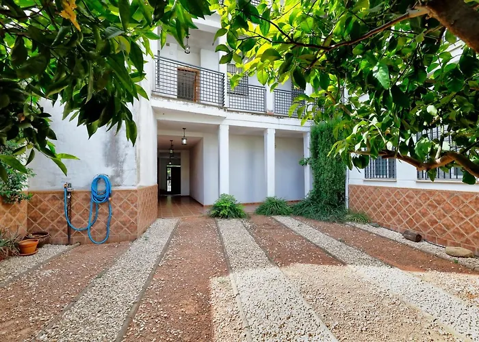 Cerca De La Mezquita De & Free Private Parking Cordoba