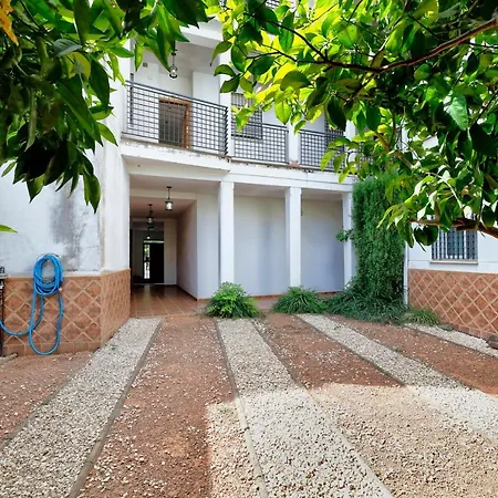 Cerca De La Mezquita De & Free Private Parking Córdoba