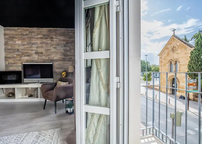 Cerca De La Mezquita De & Free Private Parking Córdoba