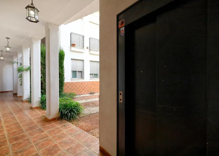 Cerca De La Mezquita De & Free Private Parking